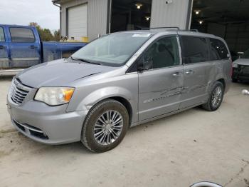  Salvage Chrysler Minivan