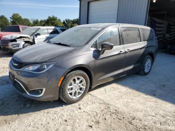  Salvage Chrysler Pacifica