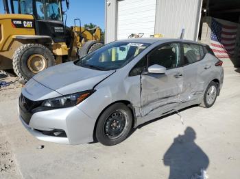  Salvage Nissan LEAF