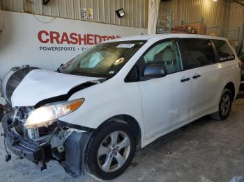  Salvage Toyota Sienna