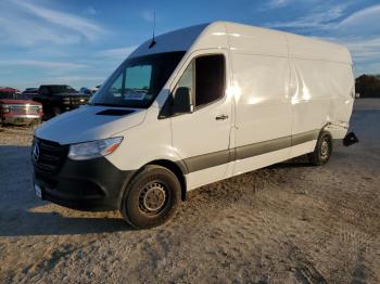  Salvage Mercedes-Benz Sprinter