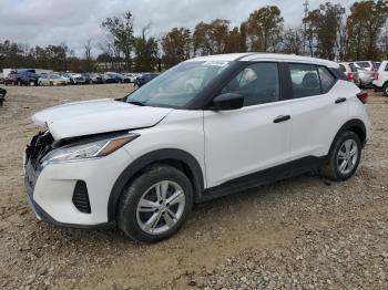  Salvage Nissan Kicks