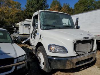  Salvage Freightliner M2 106 Med