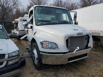  Salvage Freightliner M2 106 Med