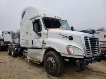  Salvage Freightliner Cascadia 1