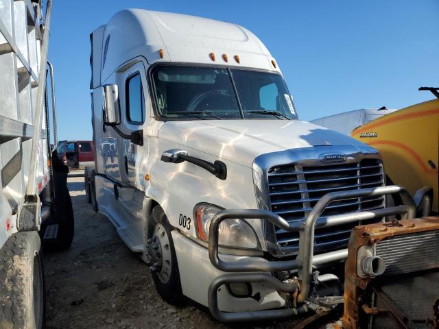  Salvage Freightliner Cascadia 1