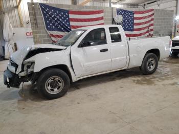  Salvage Mitsubishi Raider