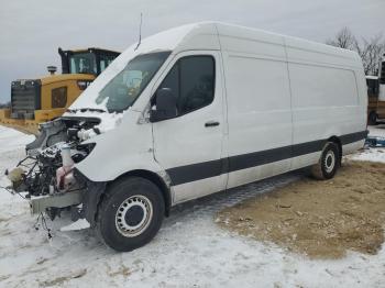  Salvage Mercedes-Benz Sprinter
