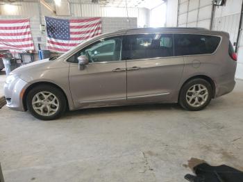  Salvage Chrysler Pacifica