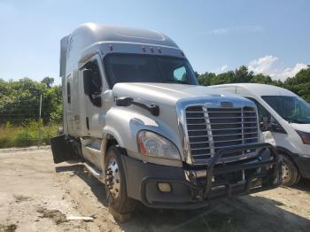  Salvage Freightliner Cascadia 1