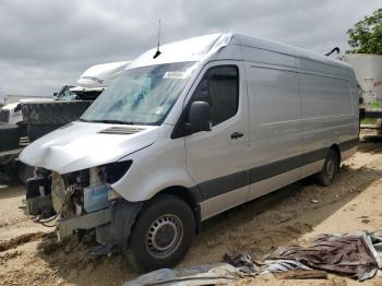  Salvage Mercedes-Benz Sprinter