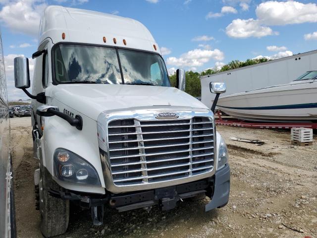  Salvage Freightliner Cascadia 1