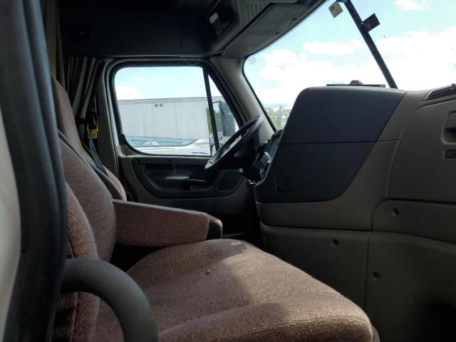 Freightliner Cascadia 1 Image 4