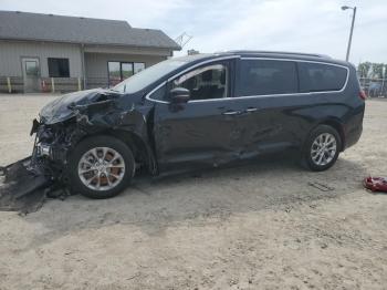  Salvage Chrysler Pacifica