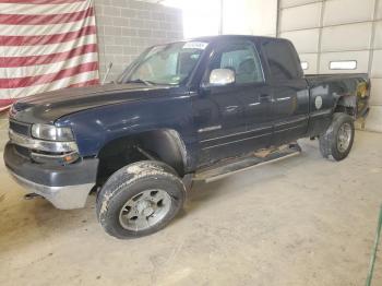  Salvage Chevrolet Silverado 2500
