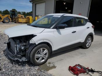  Salvage Nissan Kicks