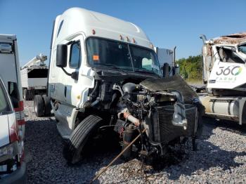  Salvage Freightliner Cascadia 1
