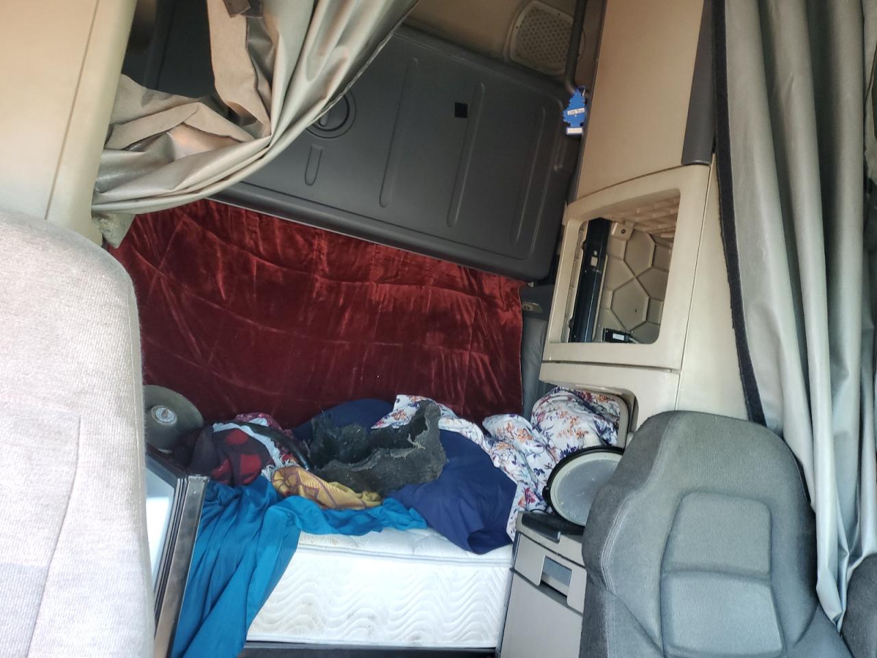 Freightliner Cascadia 1 Image 10