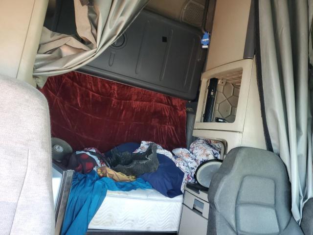 Freightliner Cascadia 1 Image 10