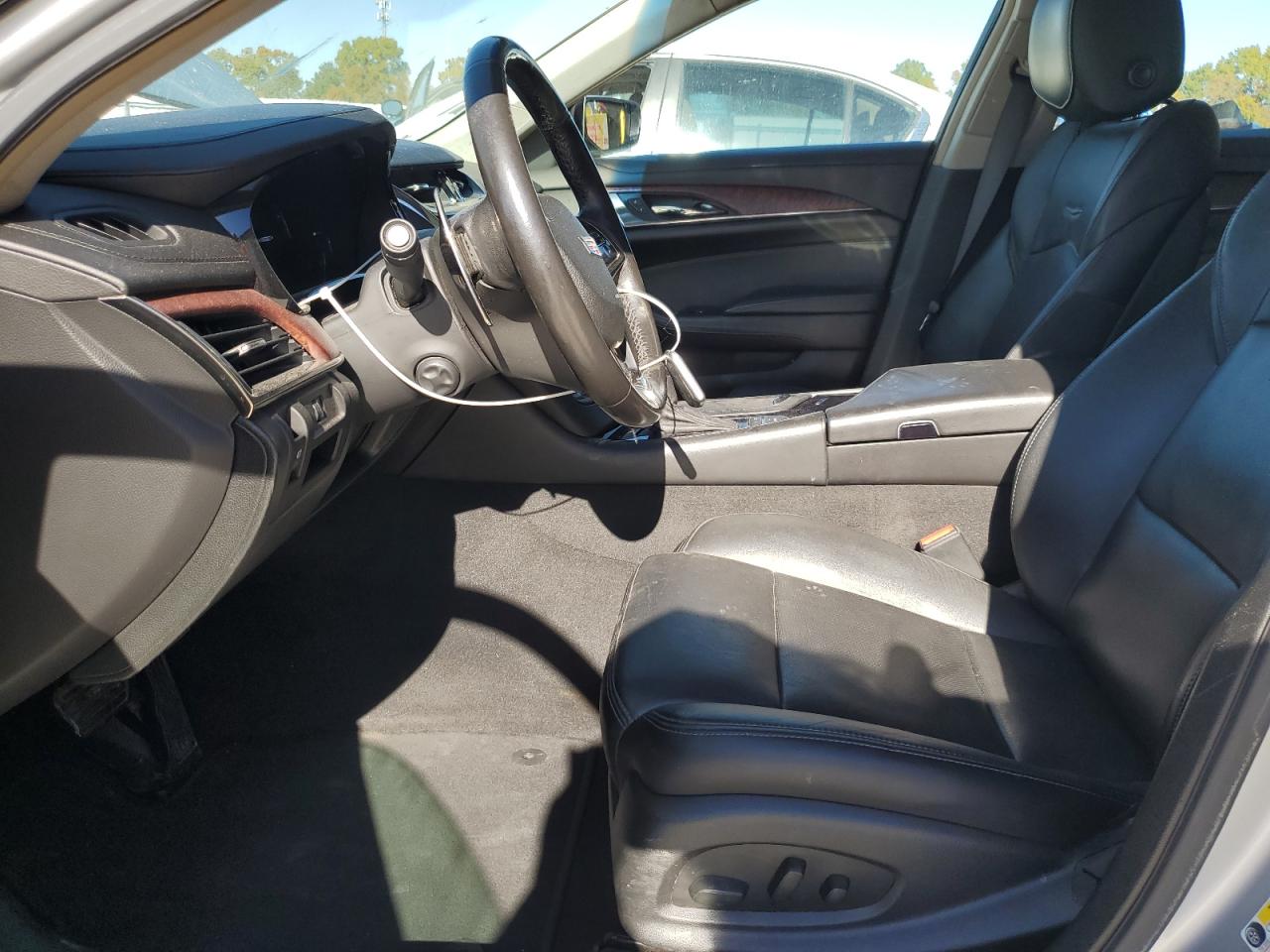 Cadillac CTS Luxury Image 11