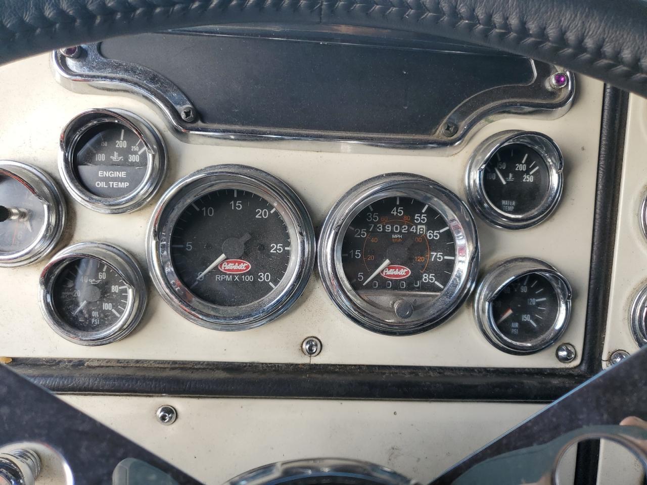 Peterbilt 379 Image 7