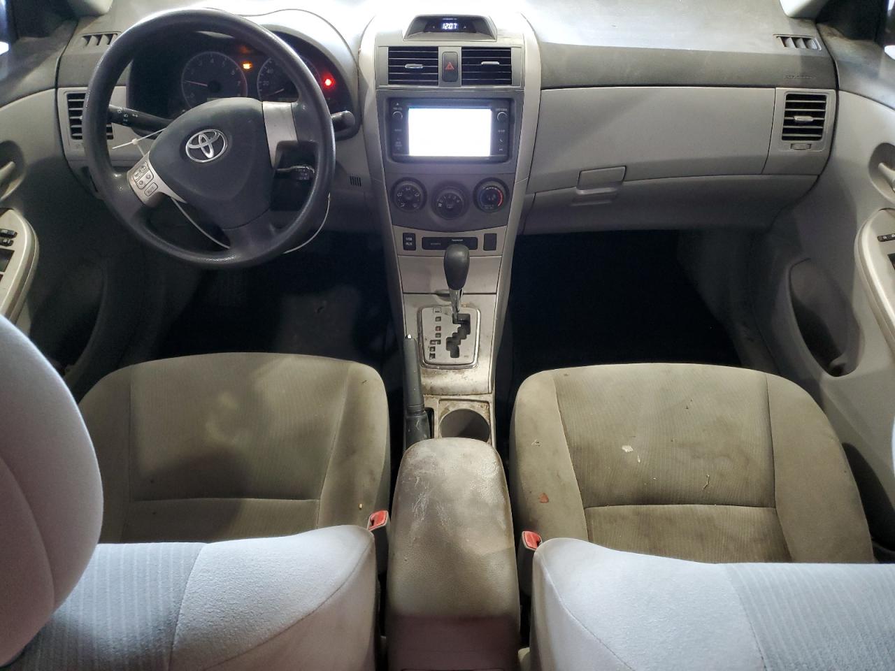 Toyota Corolla Base Image 8