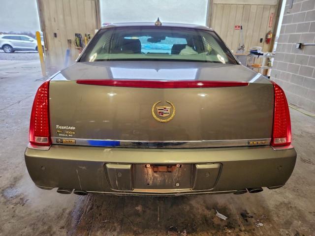 Cadillac DTS Premium Collection Image 7