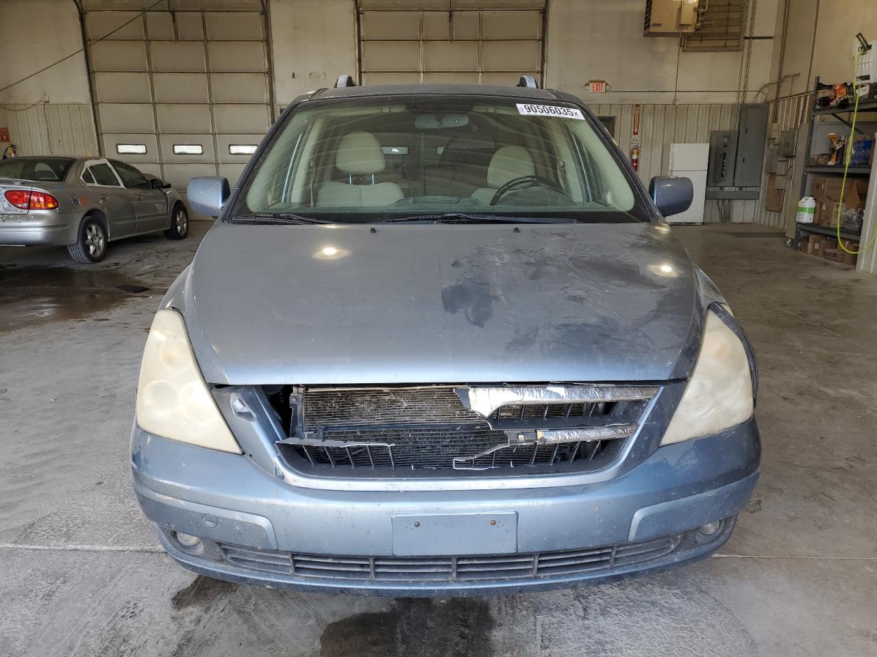 Hyundai Entourage Gls Image 4