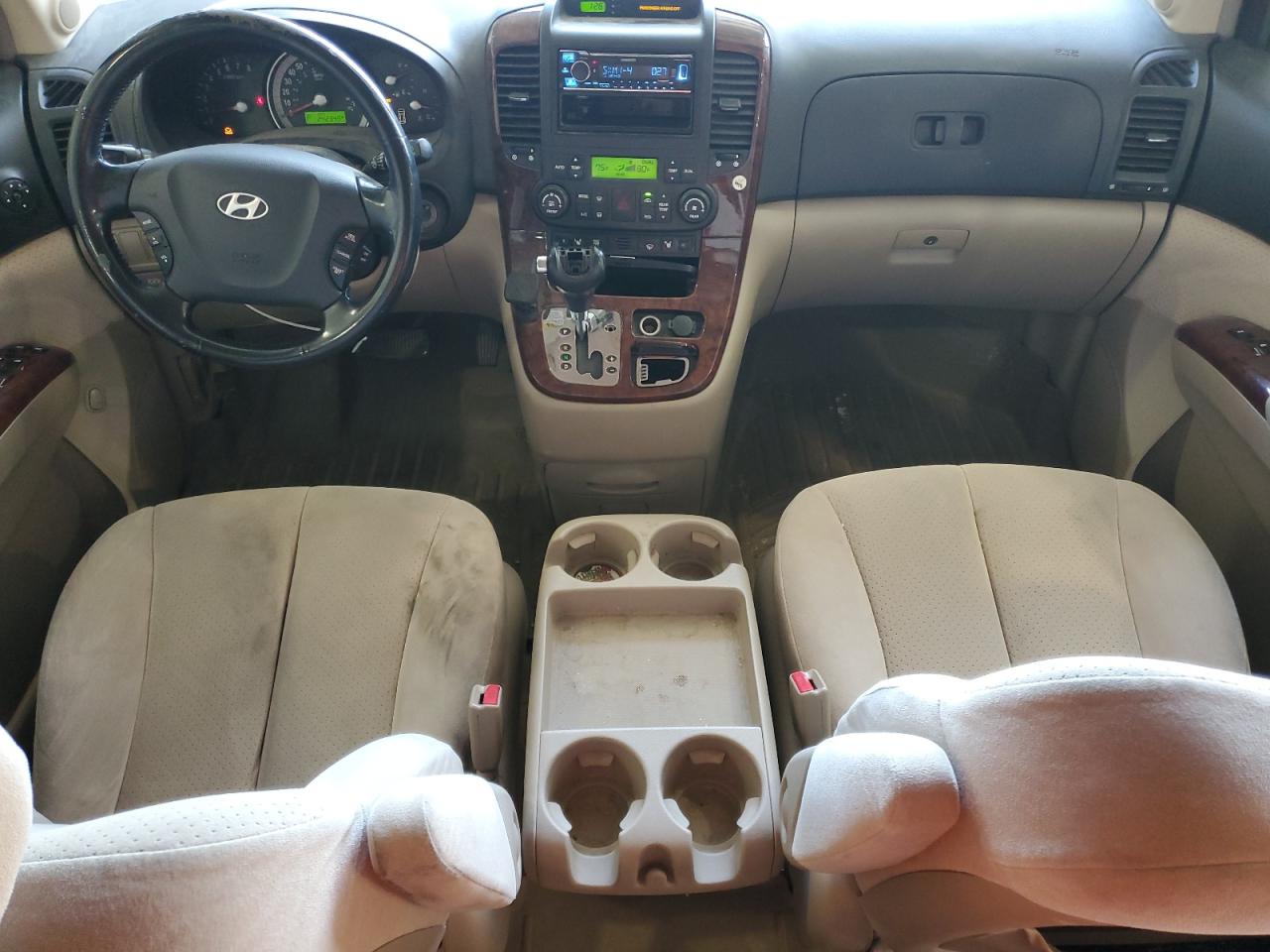 Hyundai Entourage Gls Image 5