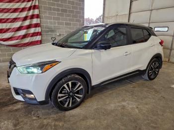  Salvage Nissan Kicks
