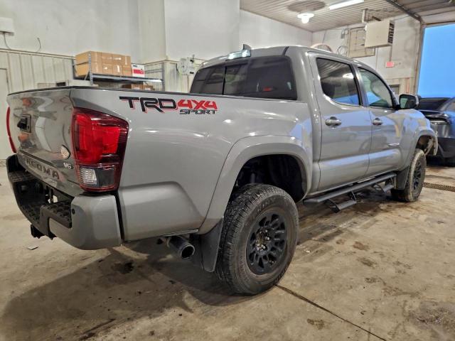 Toyota Tacoma Double Cab Image 3