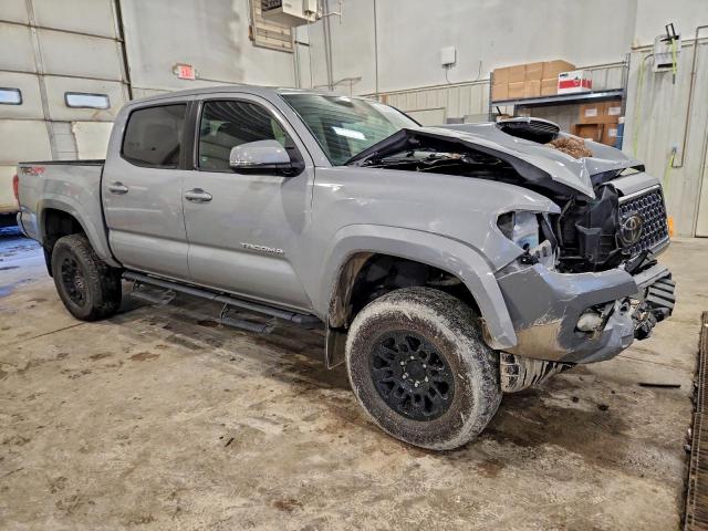 Toyota Tacoma Double Cab Image 12