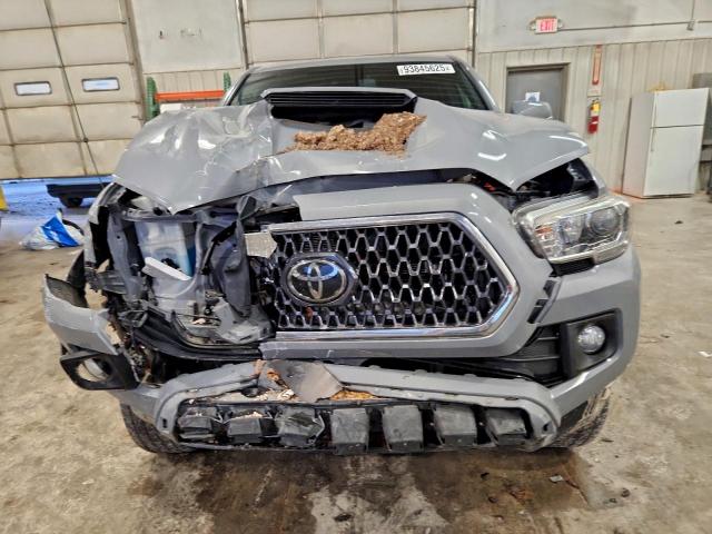 Toyota Tacoma Double Cab Image 9