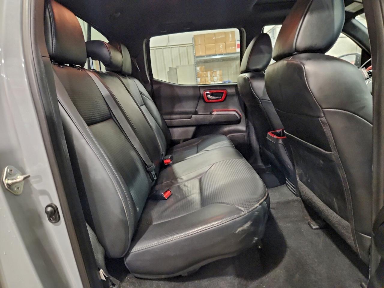 Toyota Tacoma Double Cab Image 7