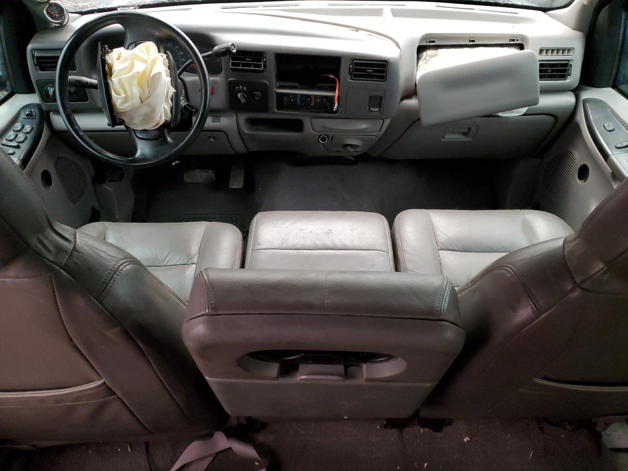 Ford F-350 Super Duty Image 3