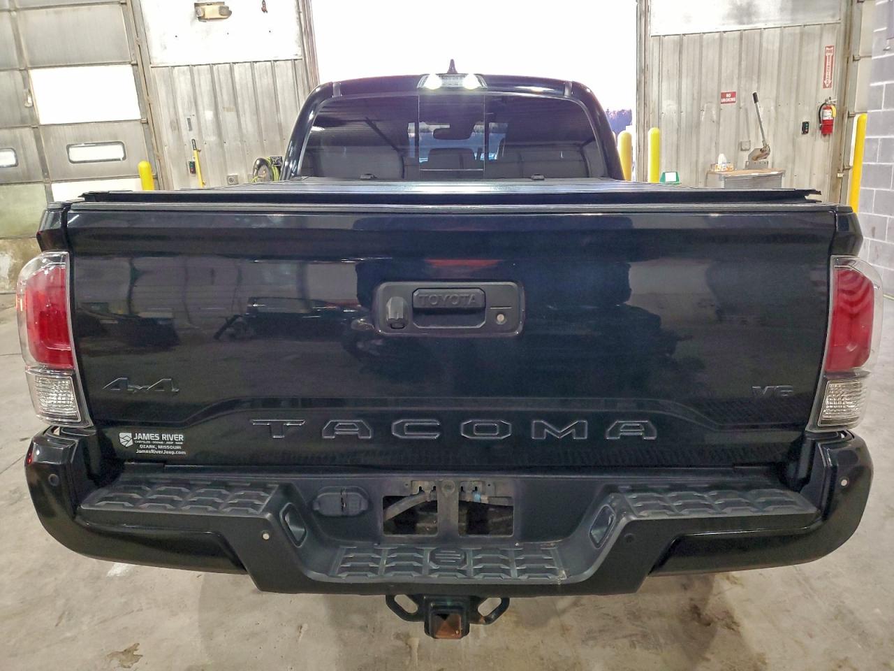 Toyota Tacoma Double Cab Image 6