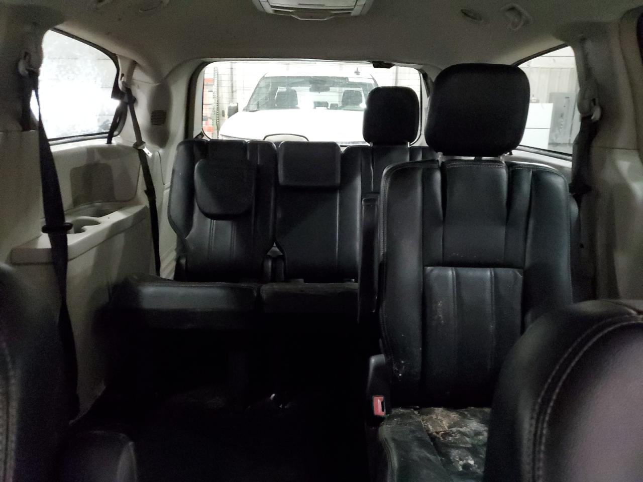 Chrysler Minivan Touring Image 7