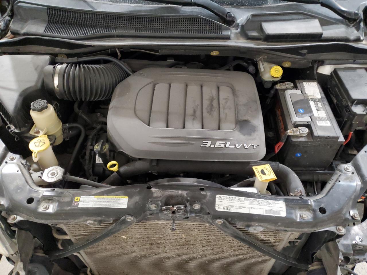 Chrysler Minivan Touring Image 10