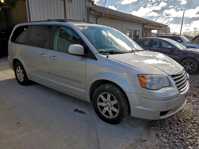 Chrysler Minivan Touring Image 2
