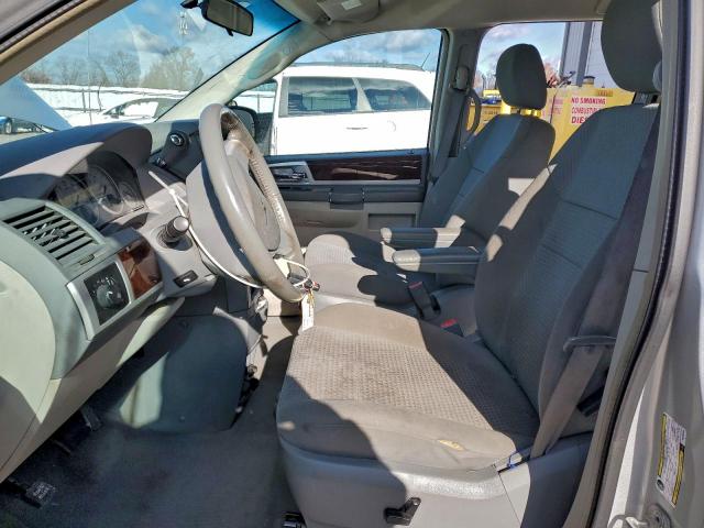 Chrysler Minivan Touring Image 5