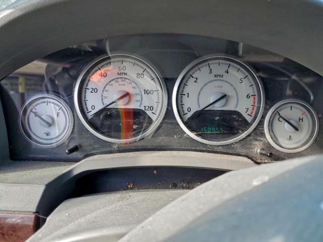 Chrysler Minivan Touring Image 12