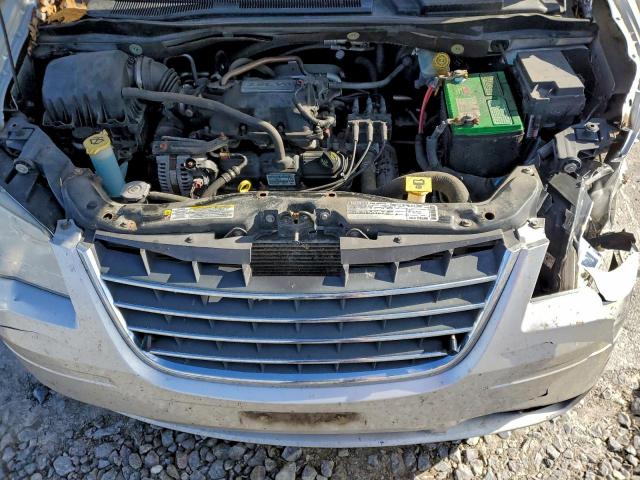 Chrysler Minivan Touring Image 6