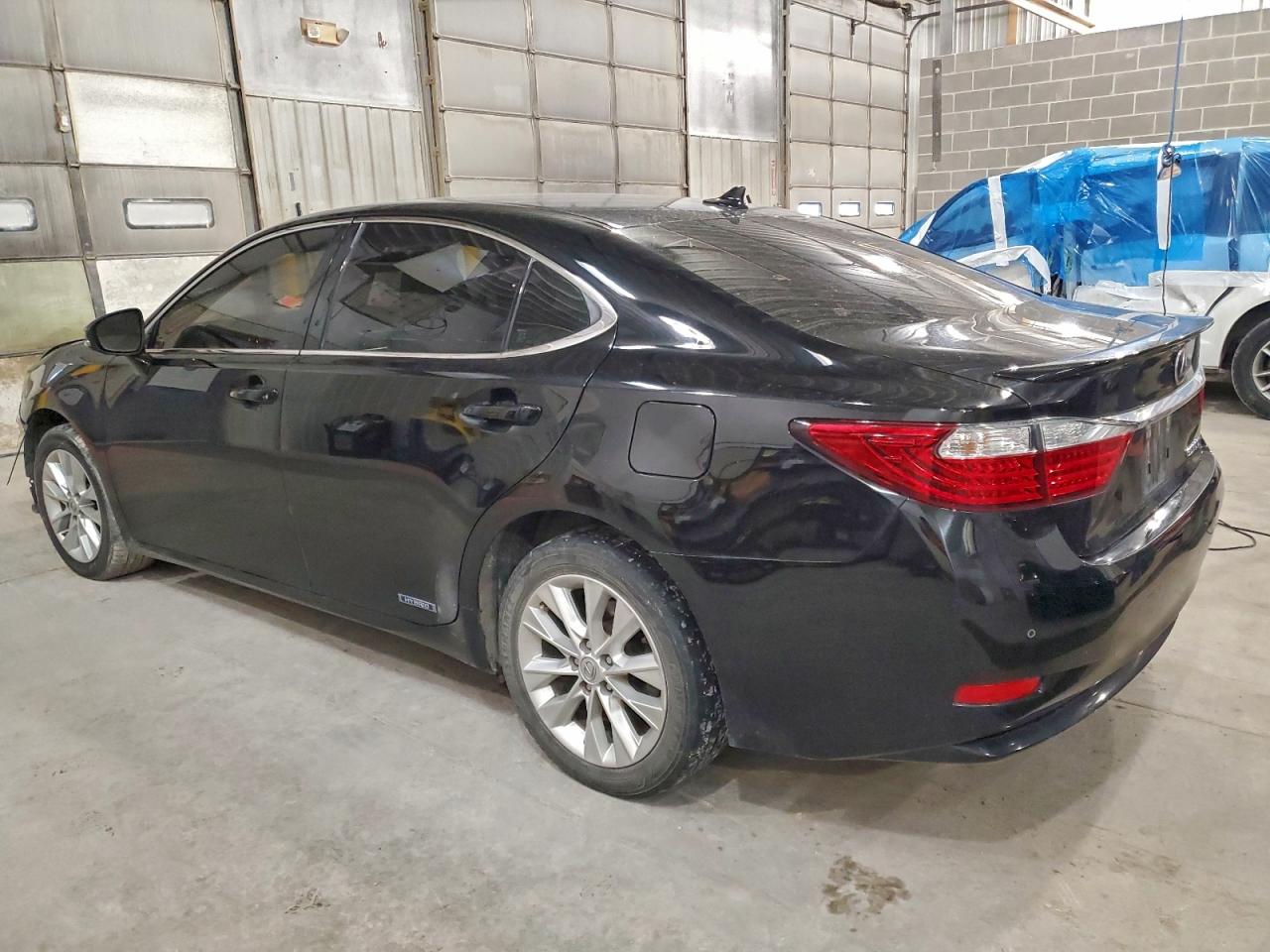 Lexus Es 300h Image 9