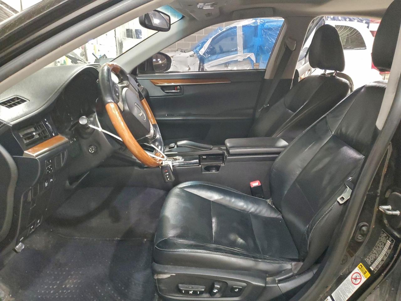 Lexus Es 300h Image 10