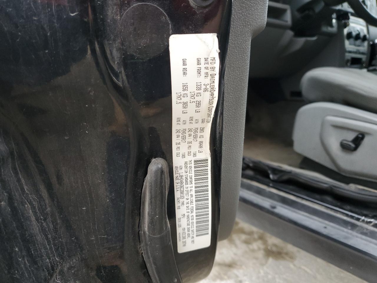 Jeep Commander Image 4