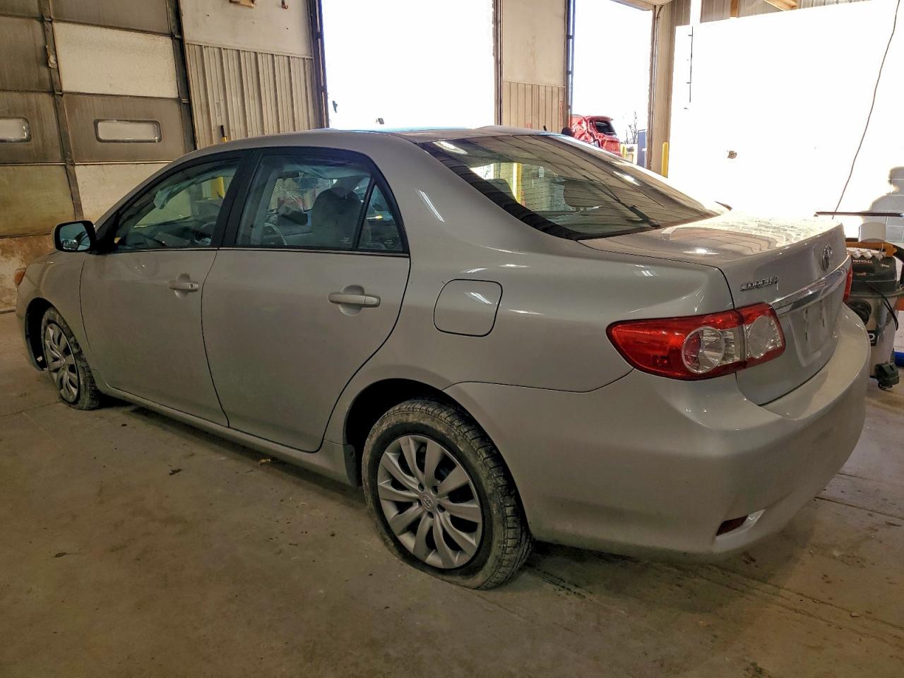 Toyota Corolla Base Image 2