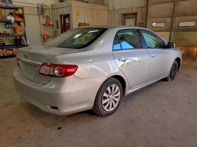 Toyota Corolla Base Image 12