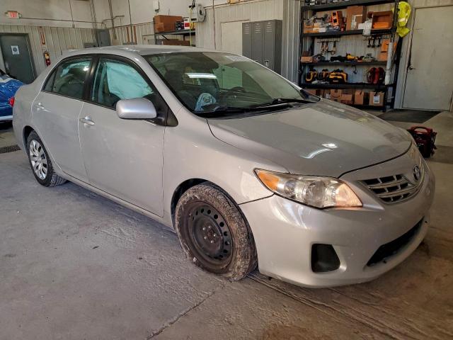 Toyota Corolla Base Image 11