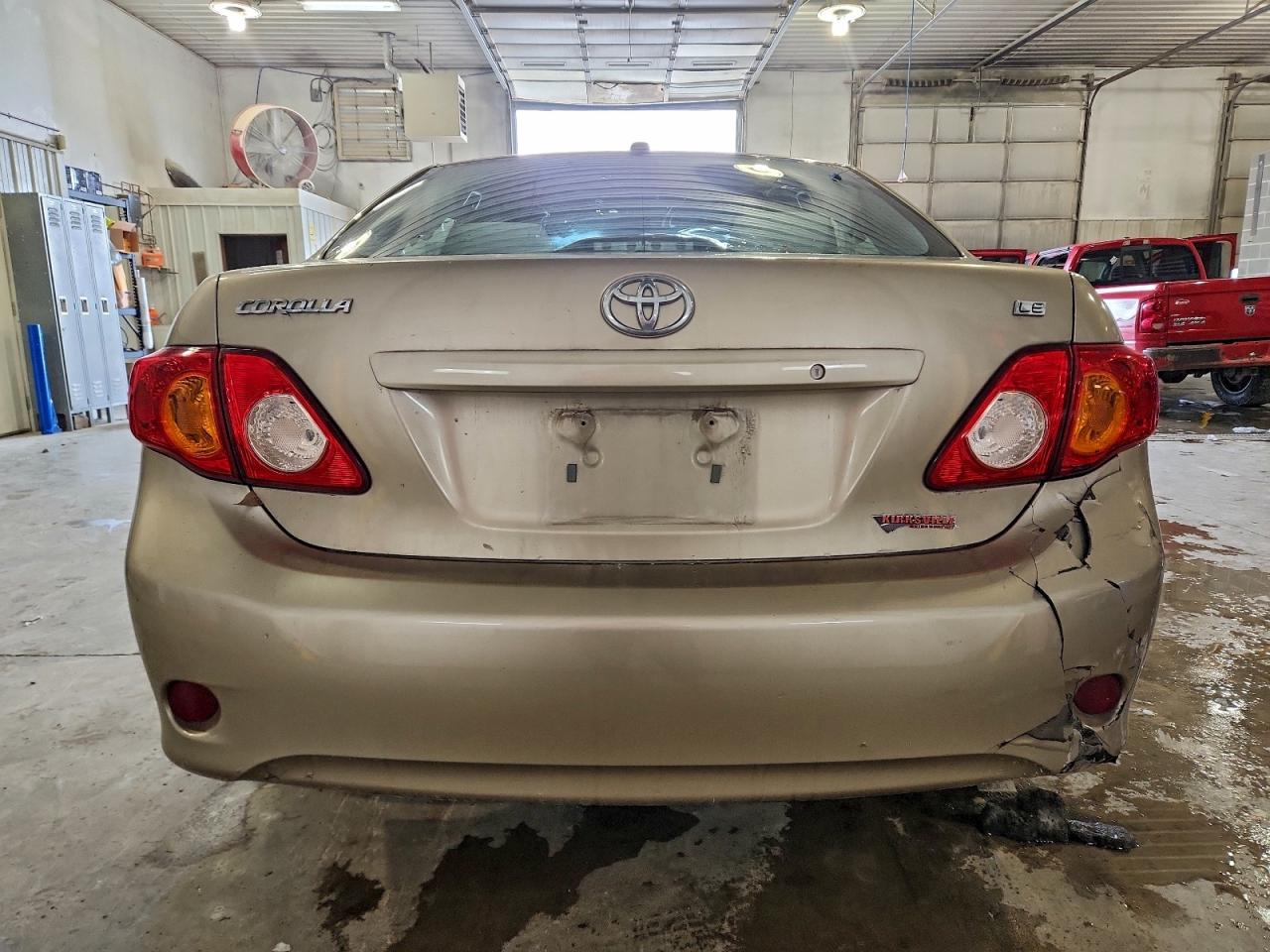 Toyota Corolla Base Image 6