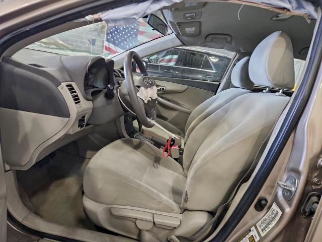 Toyota Corolla Base Image 8